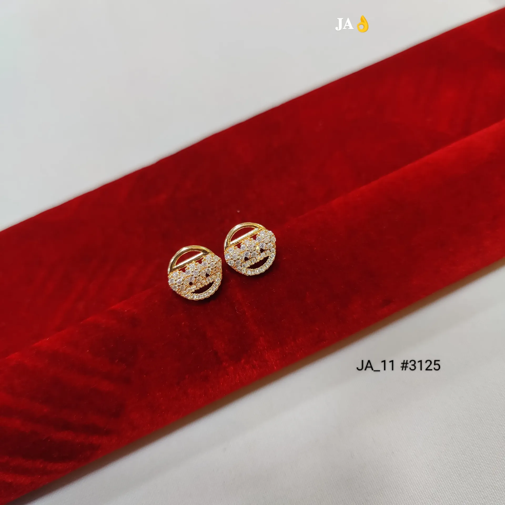 1 Gram Gold Plated  Stone Round Design Tops Earrings DN-3125