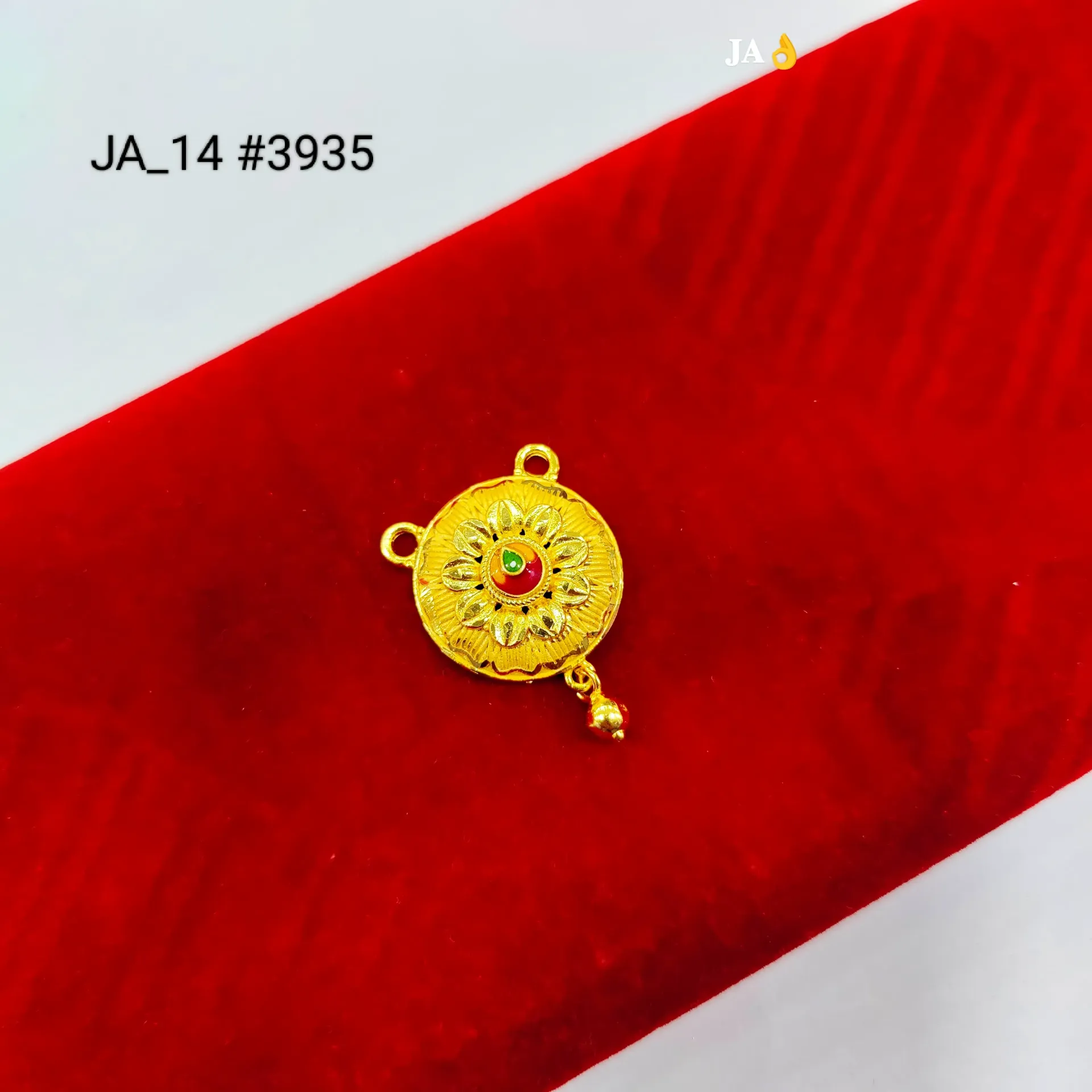 Traditional Gold Tone Floral Pendant DN-3935
