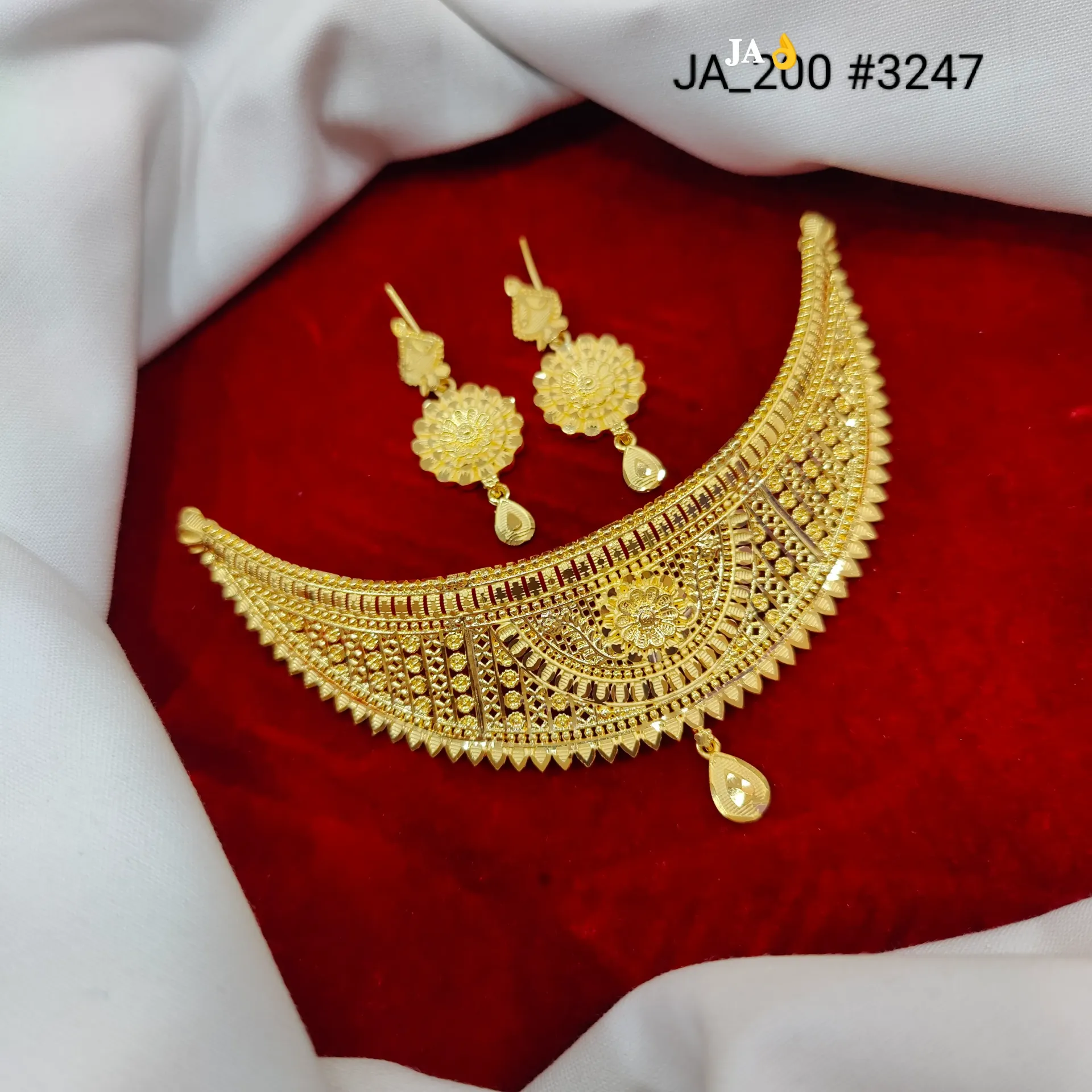 Traditional Gold Tone Designer Choker Necklace Set  DN-3247