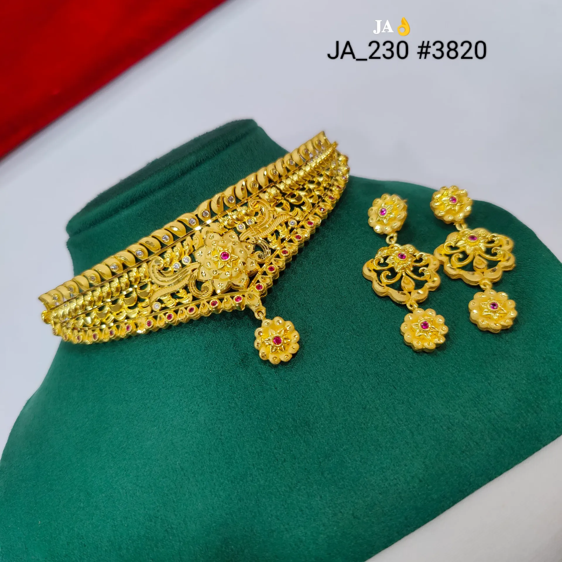 Gold Tone Traditional Floral Choker  Earrings DN-3820