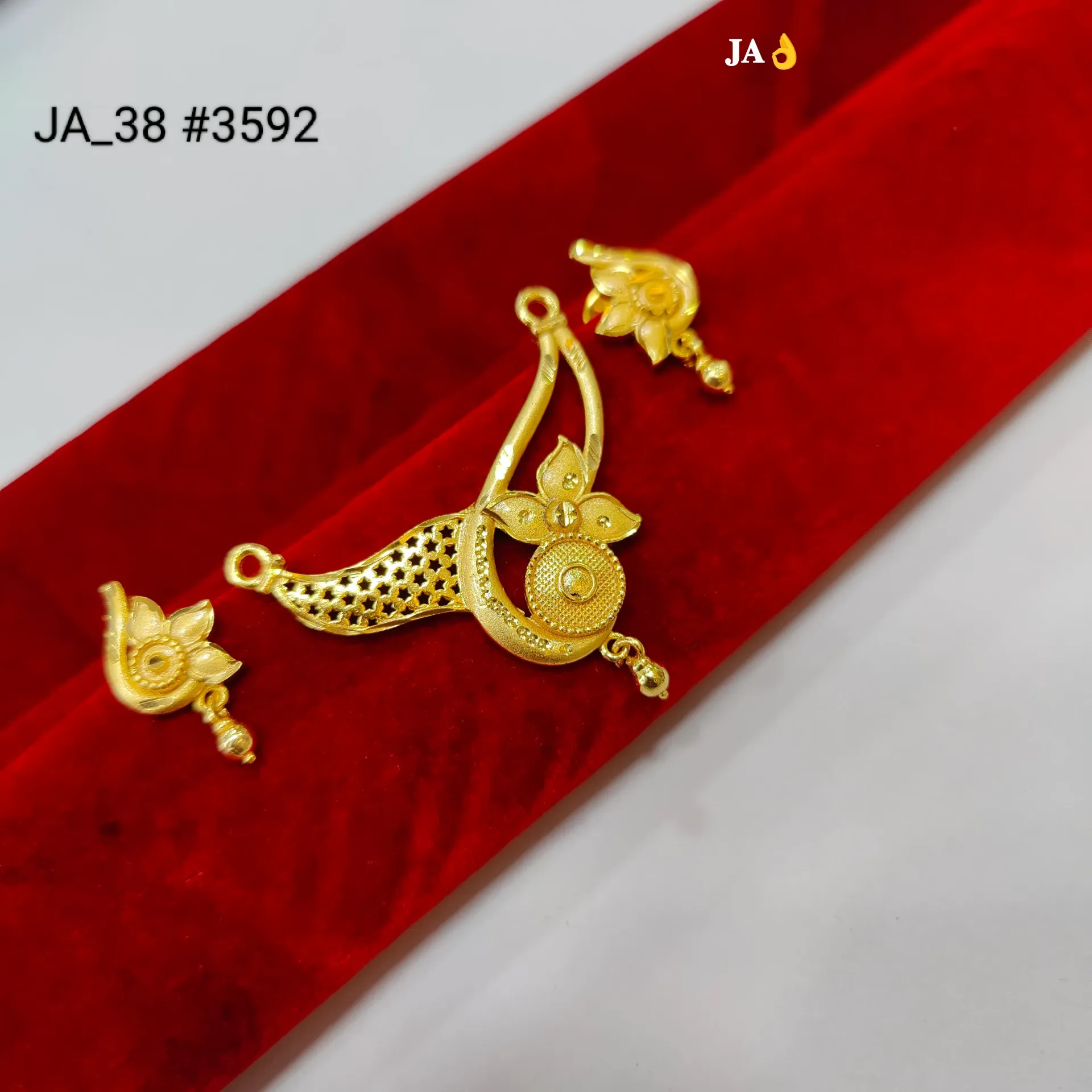 Gold Plated Traditional Pendant Set for Women  DN-3592