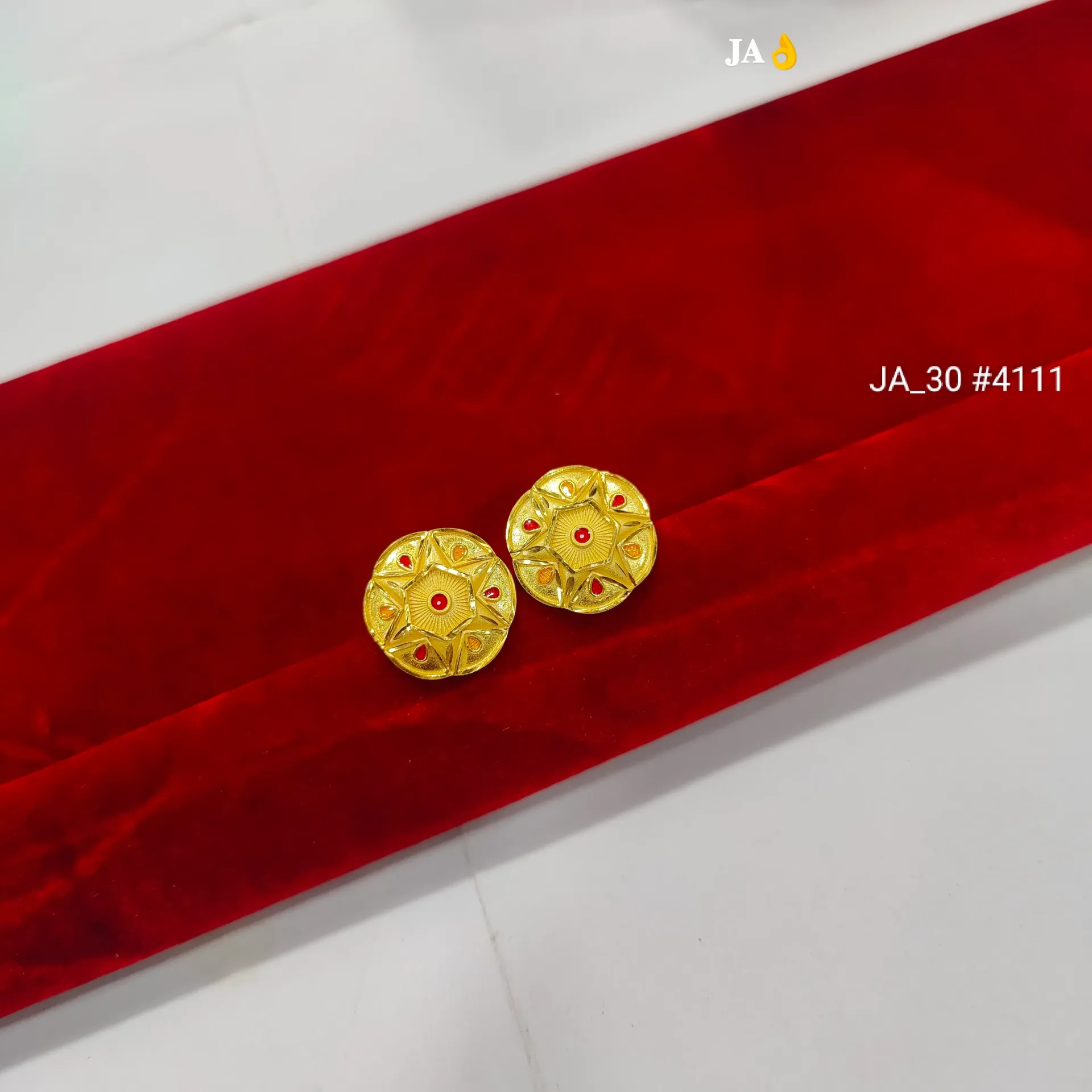 Elegant Star Motif Gold Stud Earrings DN - 4111