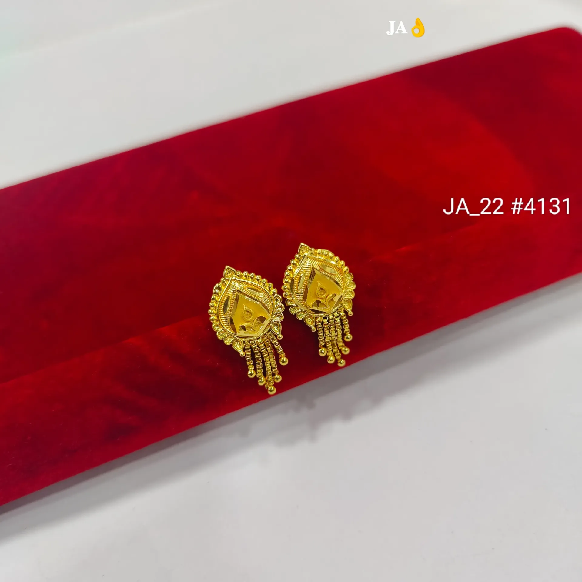 Exquisite Gold Teardrop Dangle Earrings DN - 4131