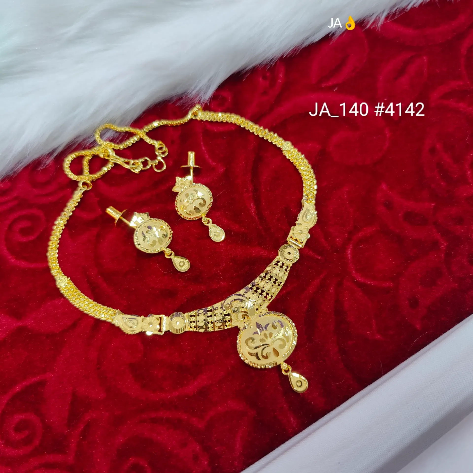 Women's 1 Gram Gold Plated Necklace Set DN-4142