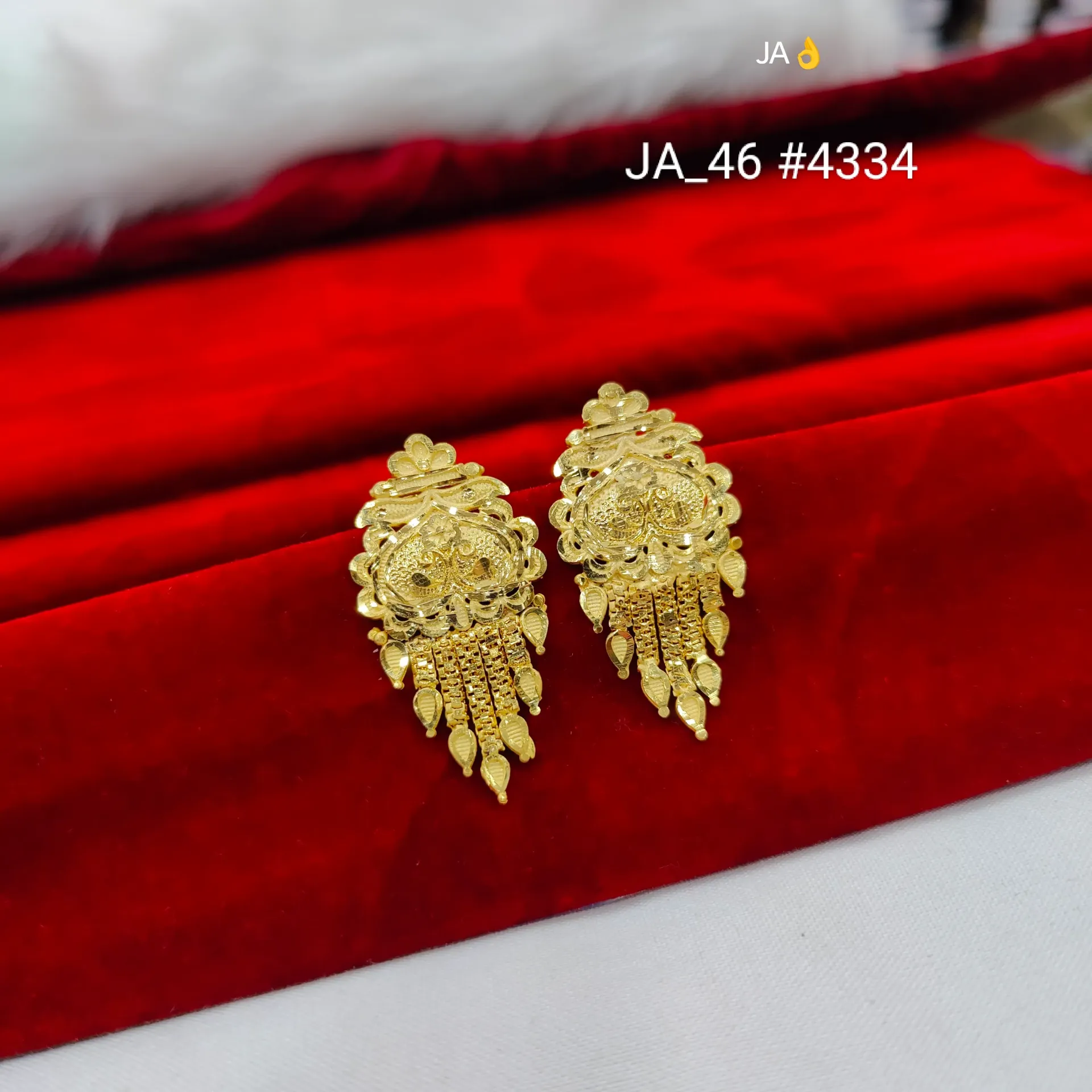 Gold Tone Traditional Floral Jhumki Earring DN-4334