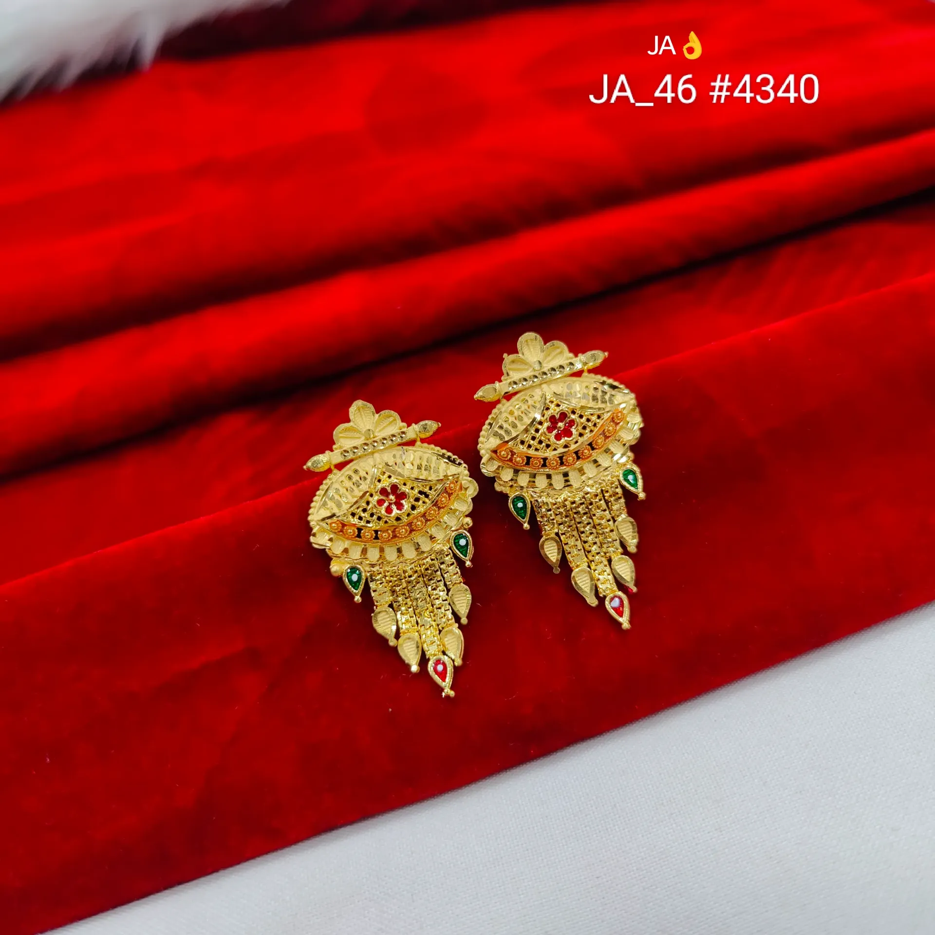 Gold Tone Traditional Designer Earrings DN-4340