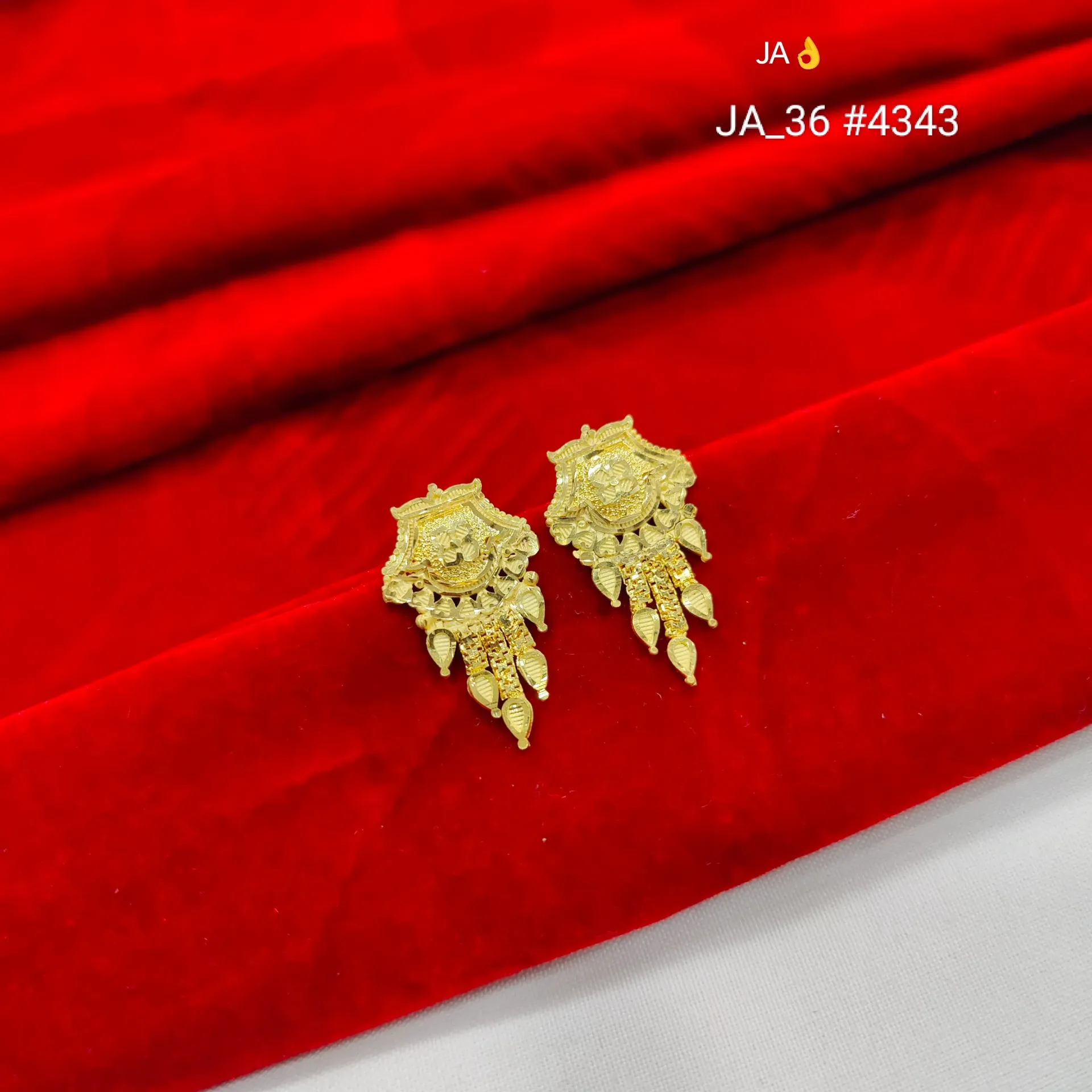 Gold Tone Traditional Floral Designer Earrings DN-4343