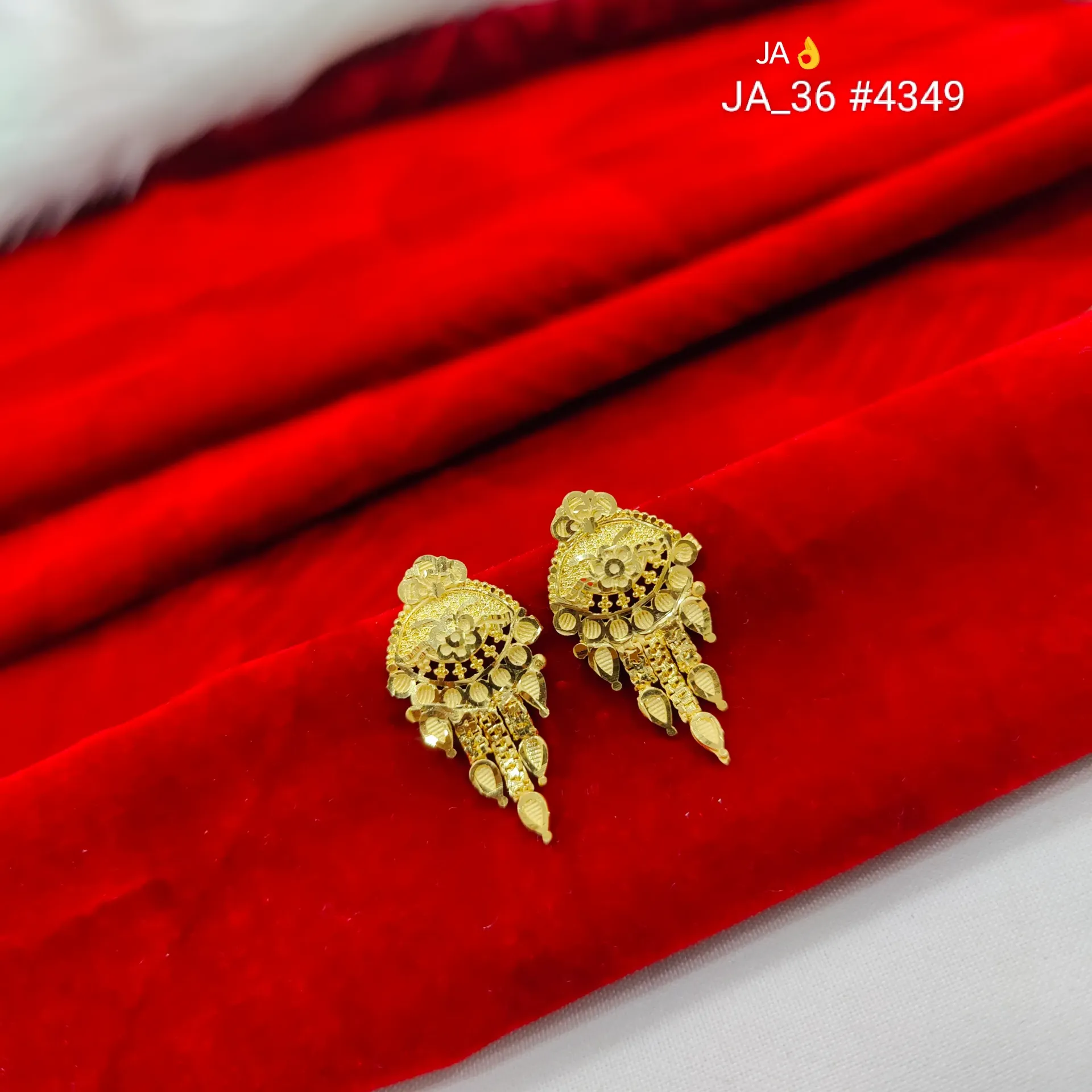 Gold Tone Traditional Floral Filigree Drop Earrings DN-4349