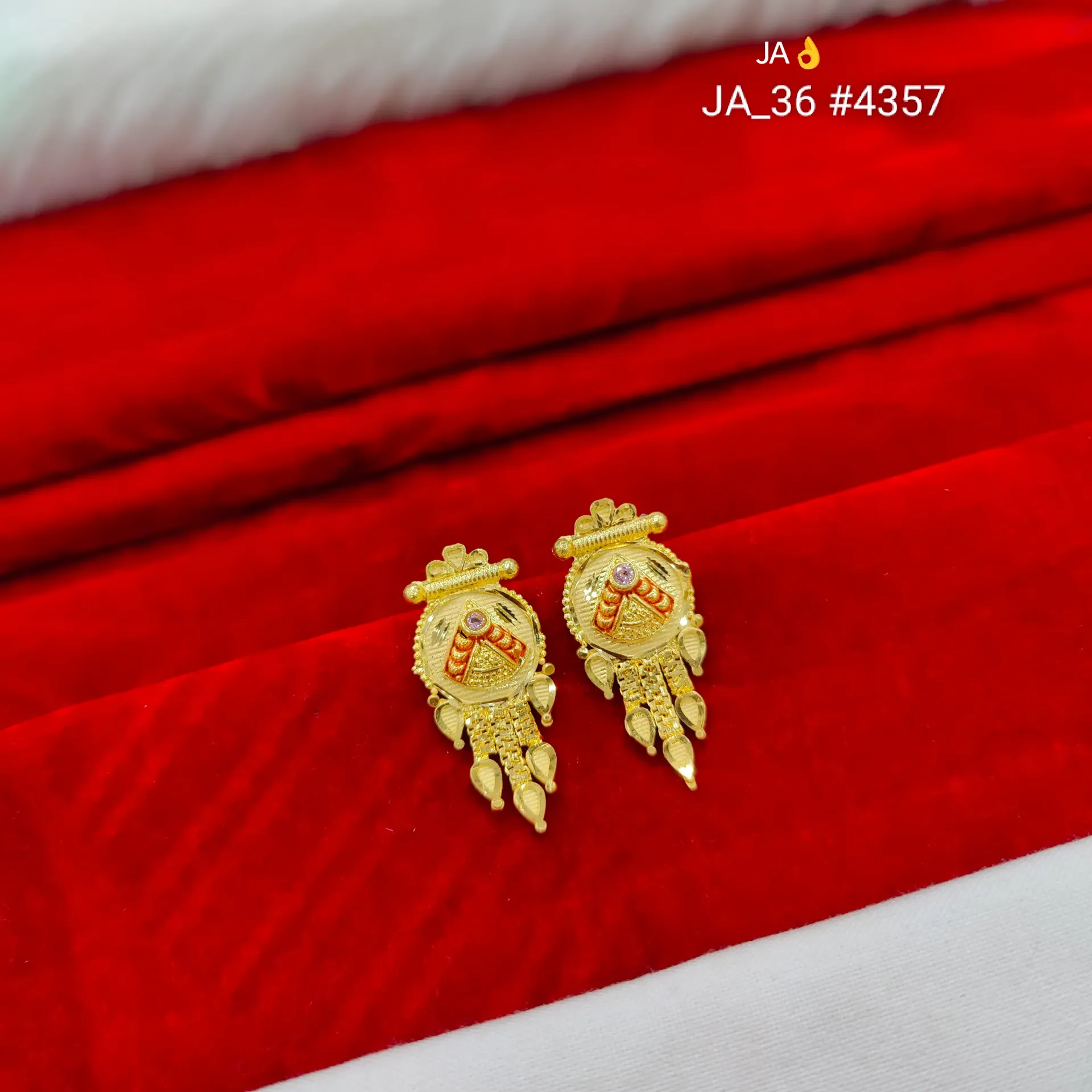 Gold Tone Traditional Round Filigree Earrings DN-4357