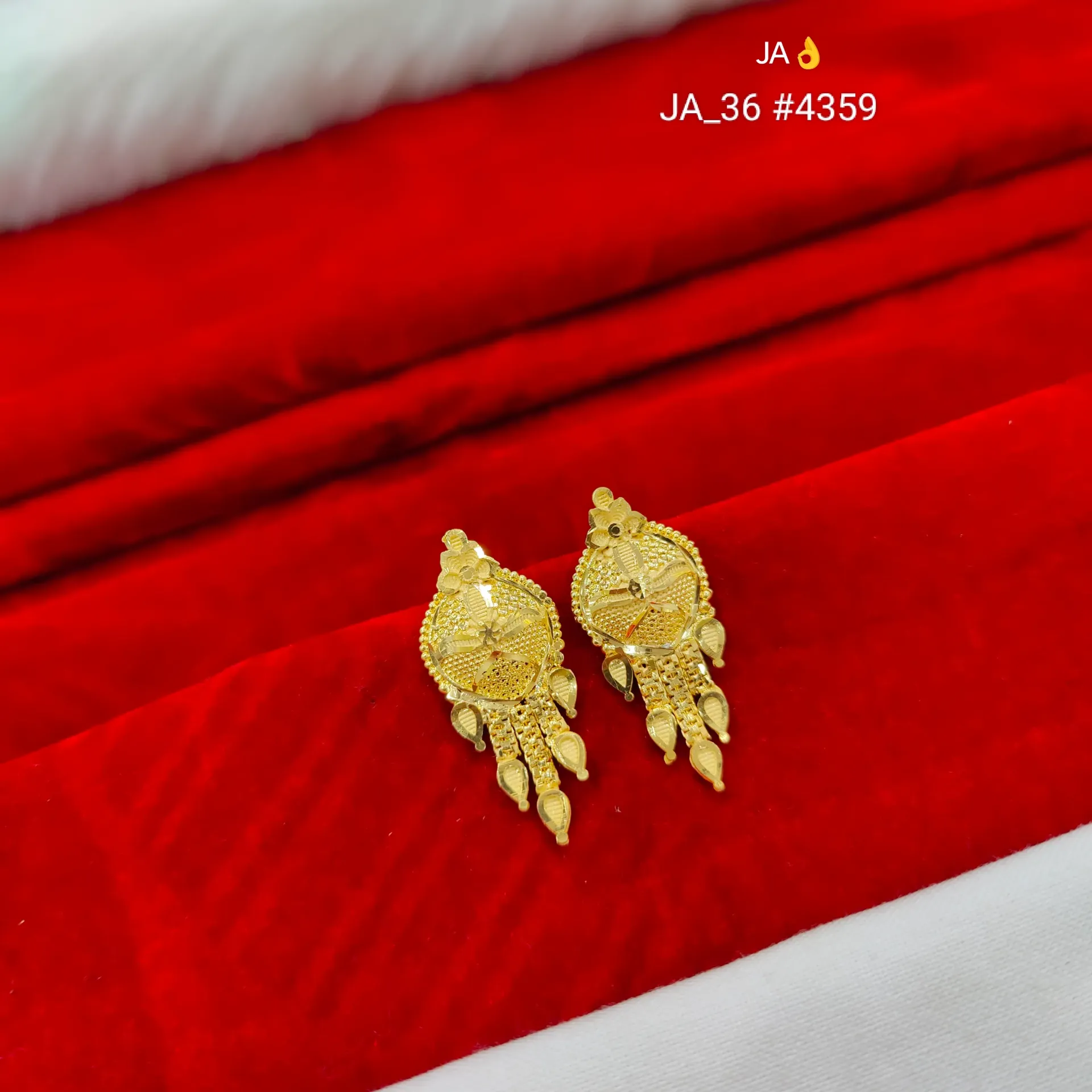 Gold Tone Ornate Teardrop Filigree Drop Earrings DN-4359