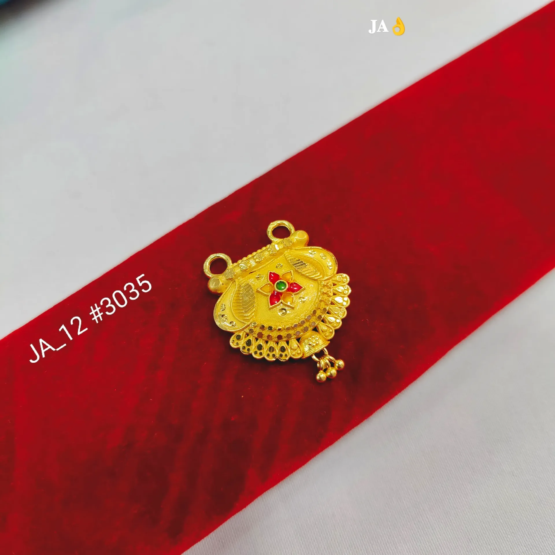 Traditional Gold Plated Floral Pendant Connector Charm DN-3035