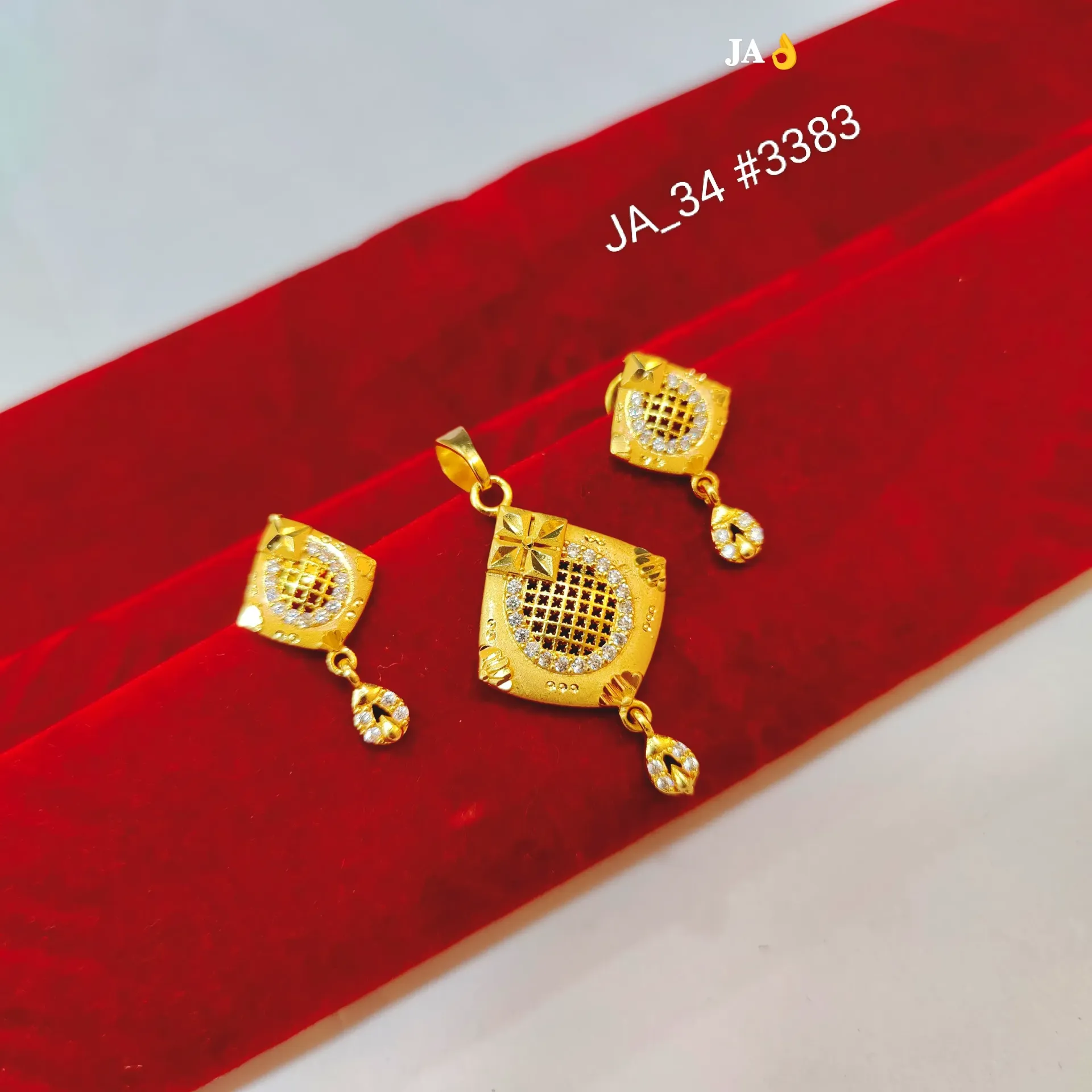 Elegant Floral Stone Studded Pendant Set DN-3382