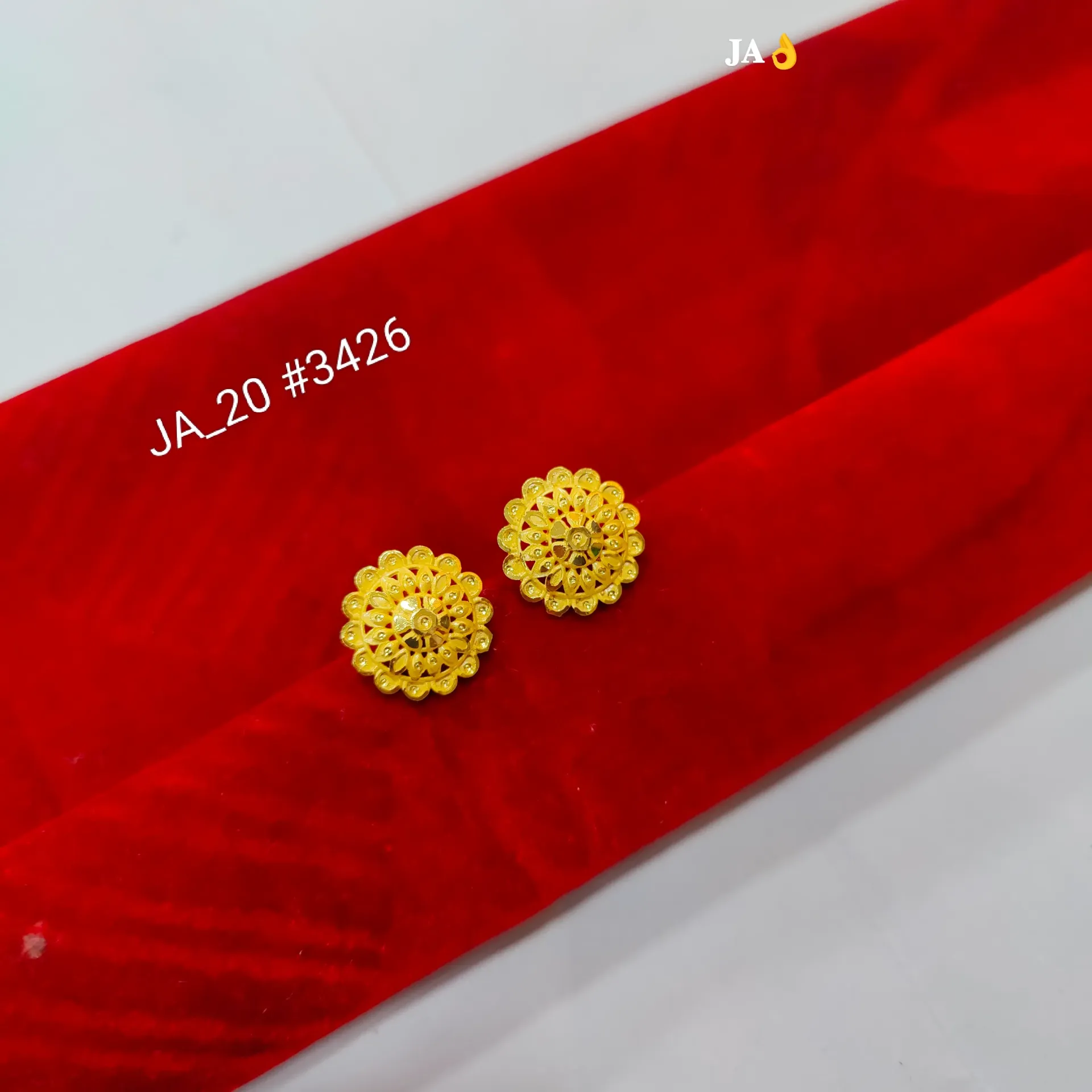 Traditional Floral Gold Stud Earrings DN-3426