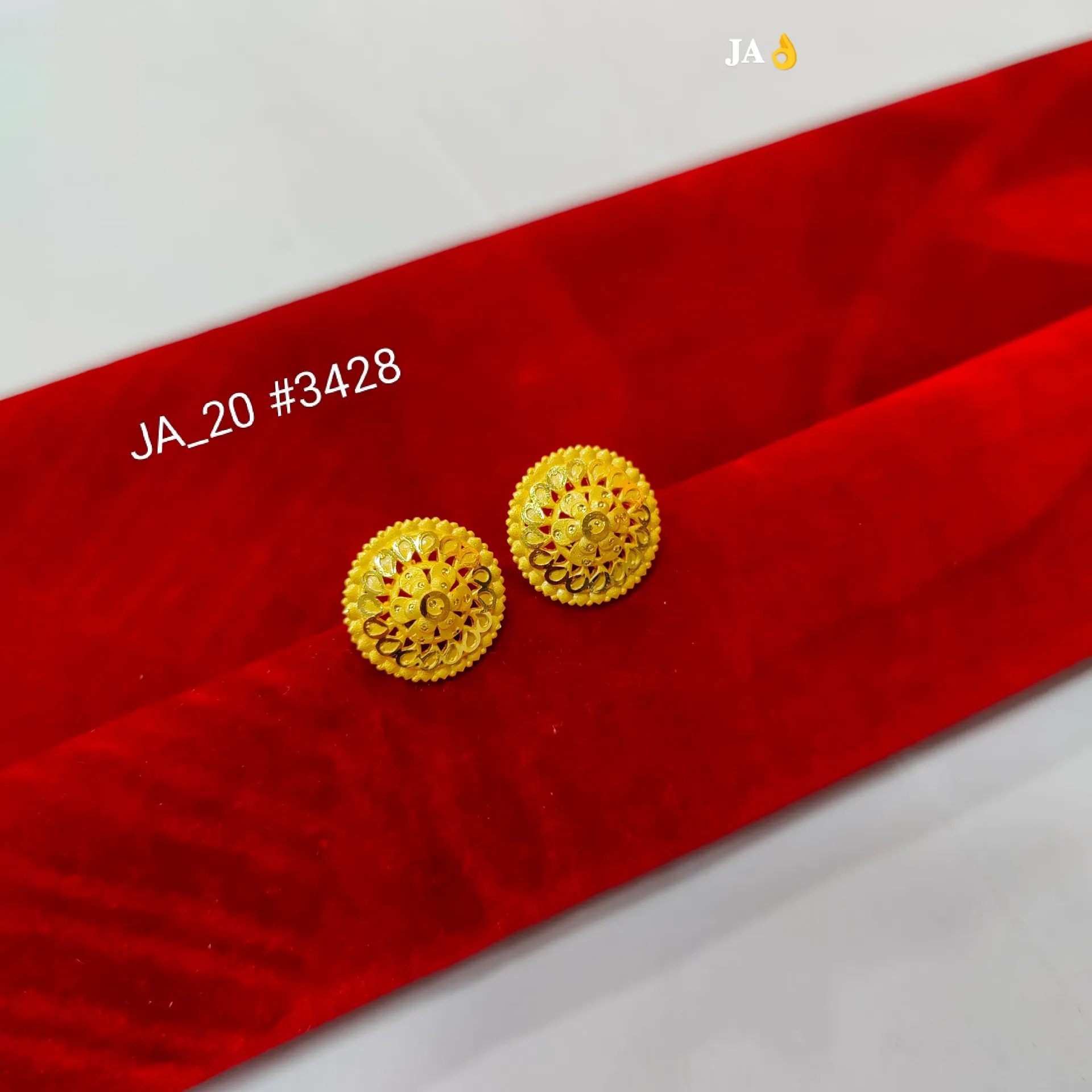 Traditional Floral Gold Stud Earrings DN-3428