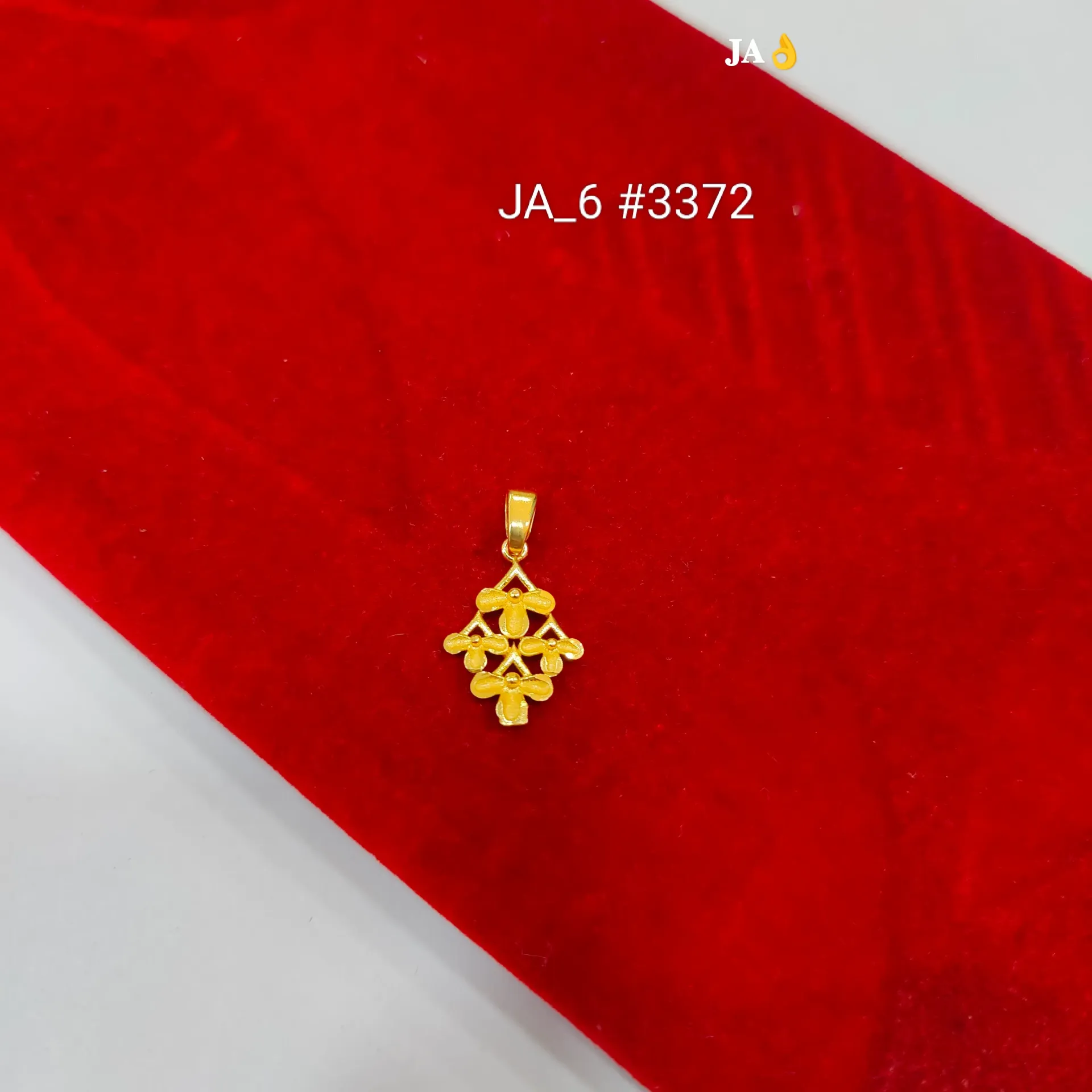 1 Gram Gold Plated Floral Geometric Pendant DN-3372
