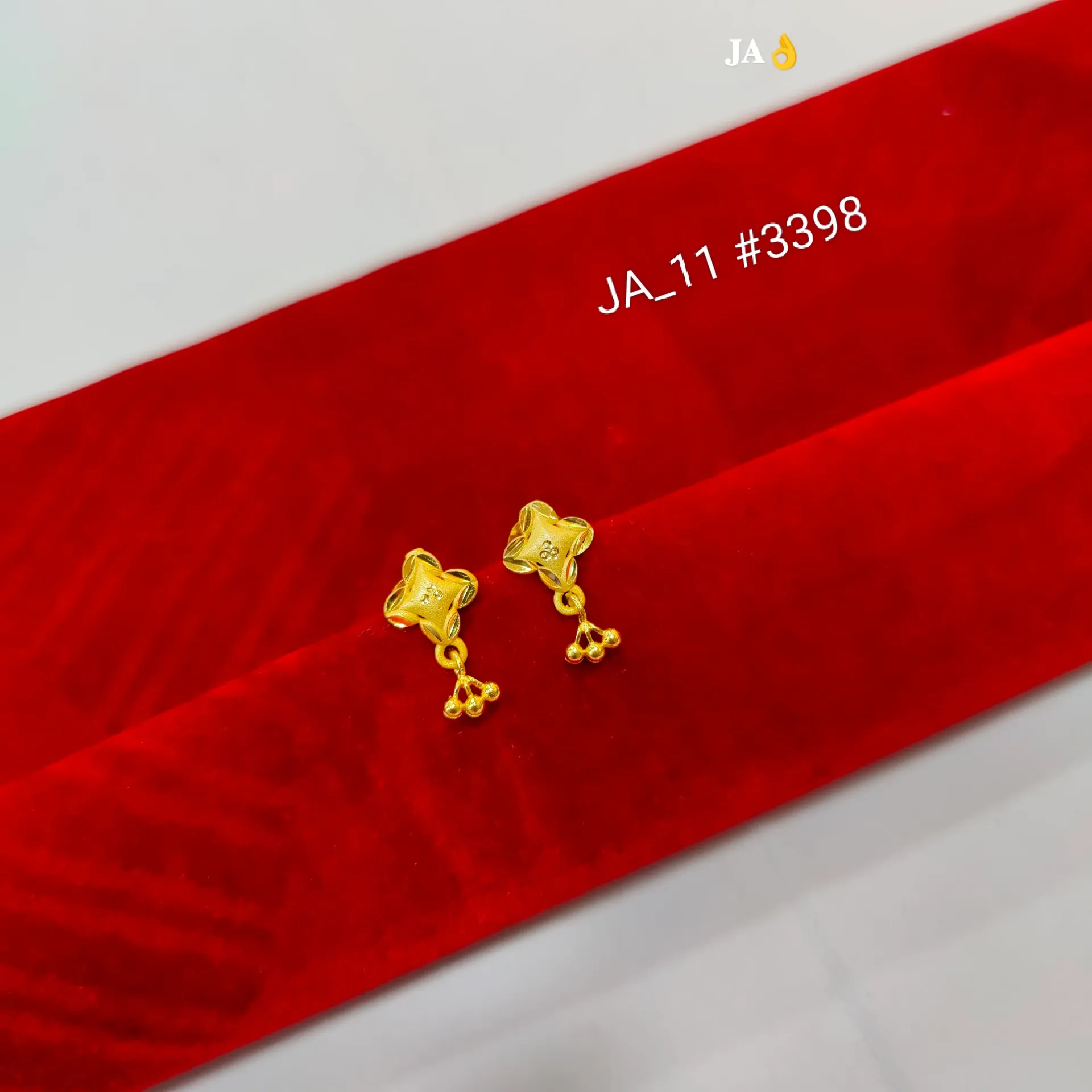 Traditional Star Design Gold Drop Earrings DN-3398