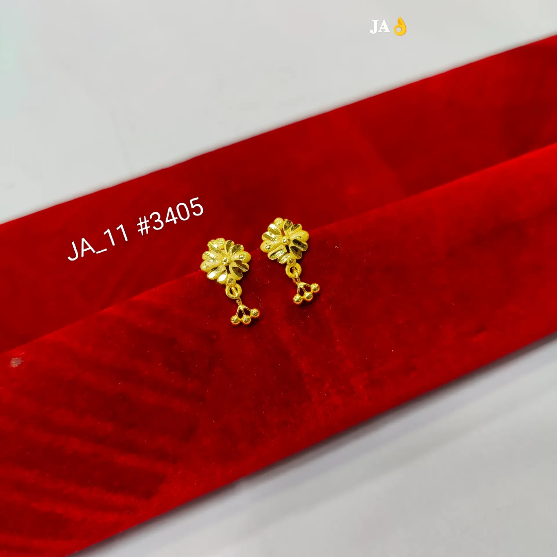 Elegant Floral Gold Stud Drop Earrings DN-3405