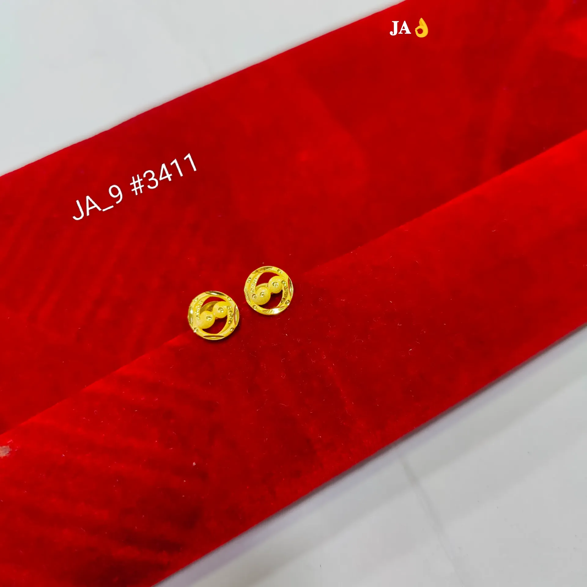 Classic Circular Gold Stud Earrings DN-3411