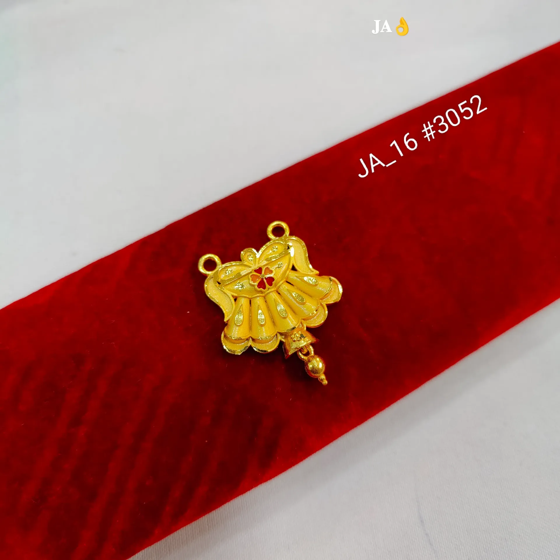 1 Gram Gold Plated Traditional Floral Pendant Connector Charm DN-3052
